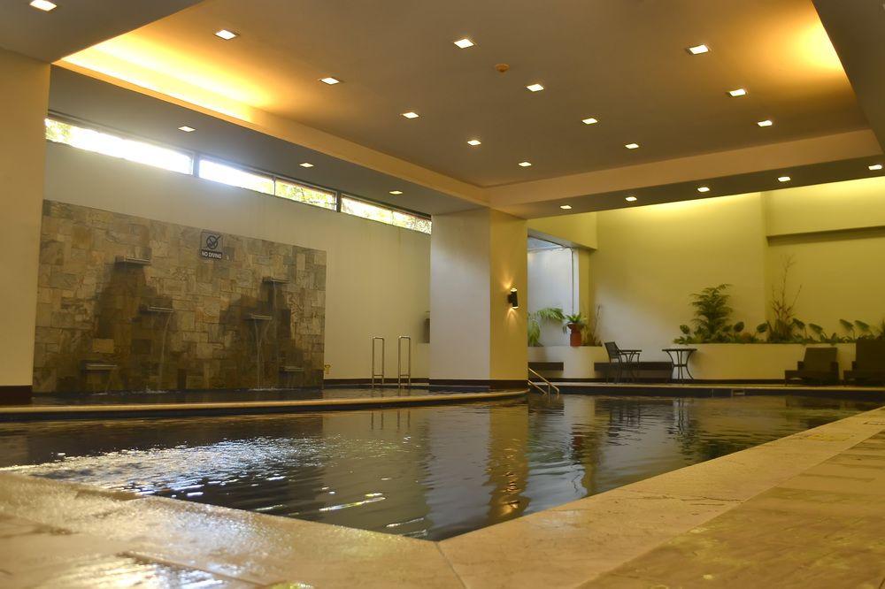 มิลเลเนีย สวีท ออร์ติกา Hotel Pasig City ภายนอก รูปภาพ