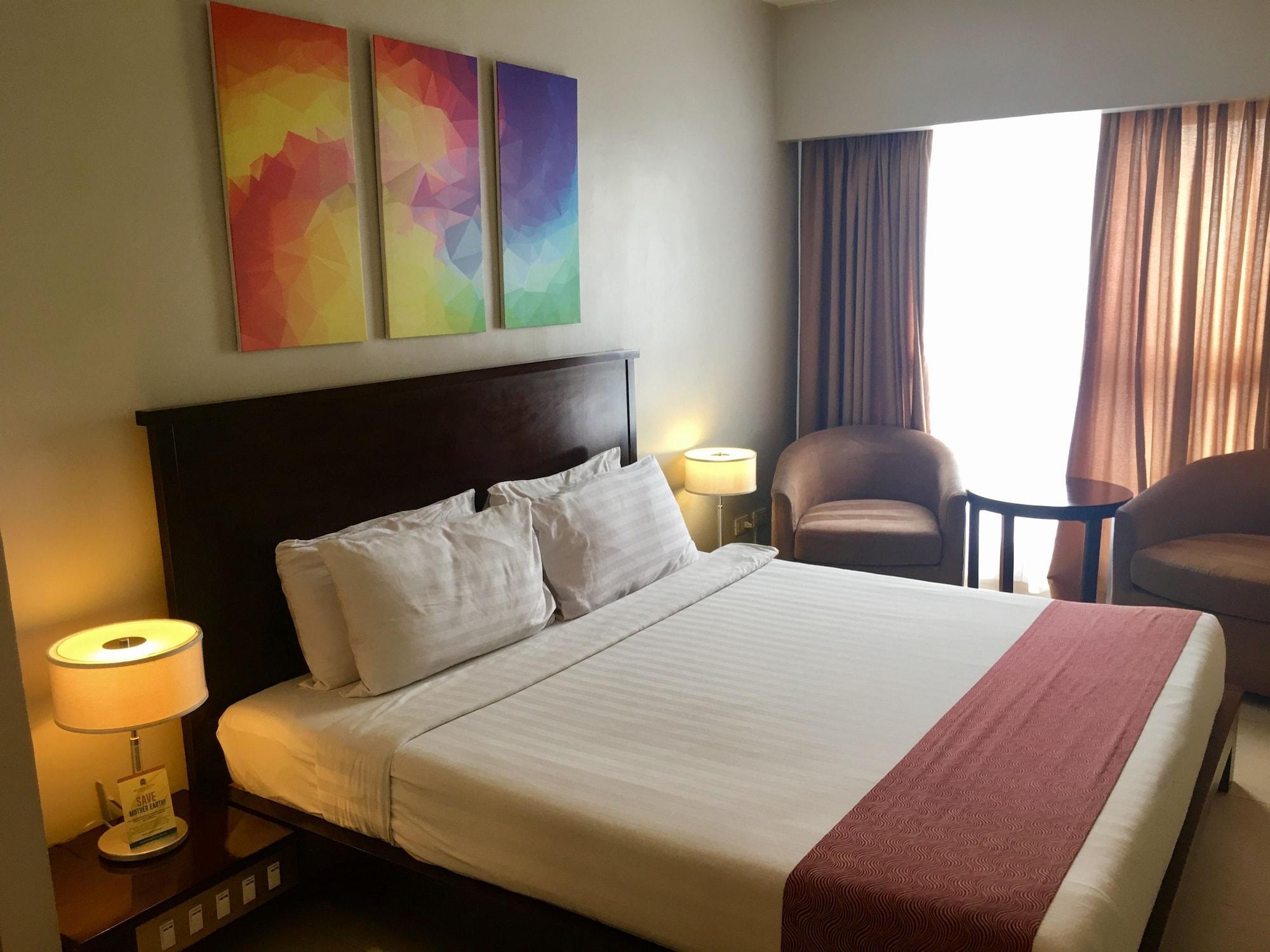 มิลเลเนีย สวีท ออร์ติกา Hotel Pasig City ภายนอก รูปภาพ