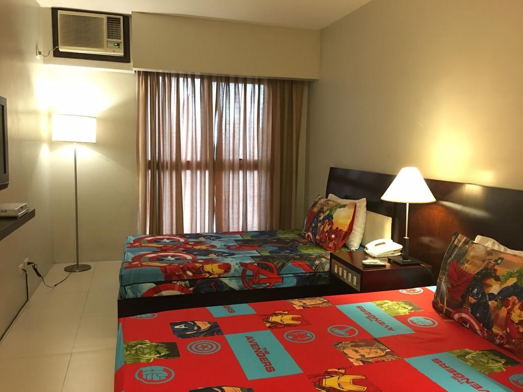 มิลเลเนีย สวีท ออร์ติกา Hotel Pasig City ภายนอก รูปภาพ