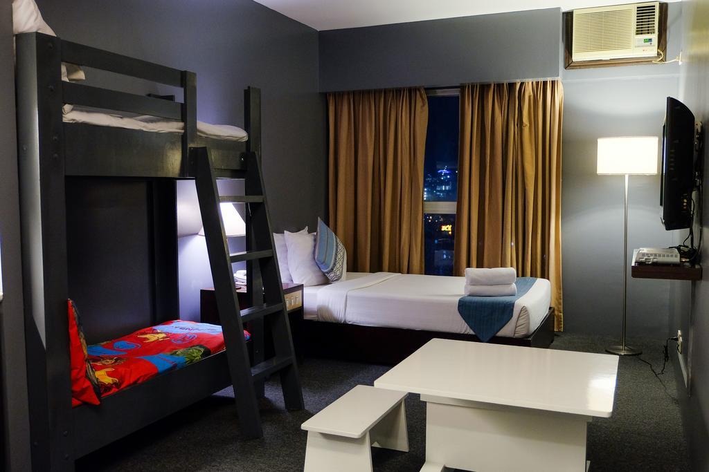 มิลเลเนีย สวีท ออร์ติกา Hotel Pasig City ภายนอก รูปภาพ