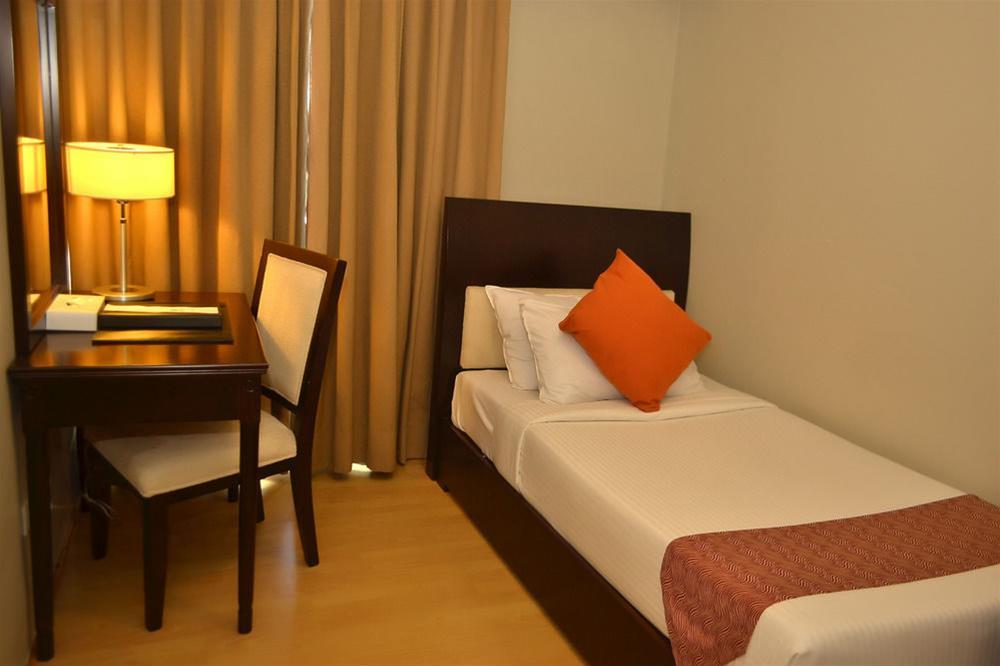 มิลเลเนีย สวีท ออร์ติกา Hotel Pasig City ภายนอก รูปภาพ